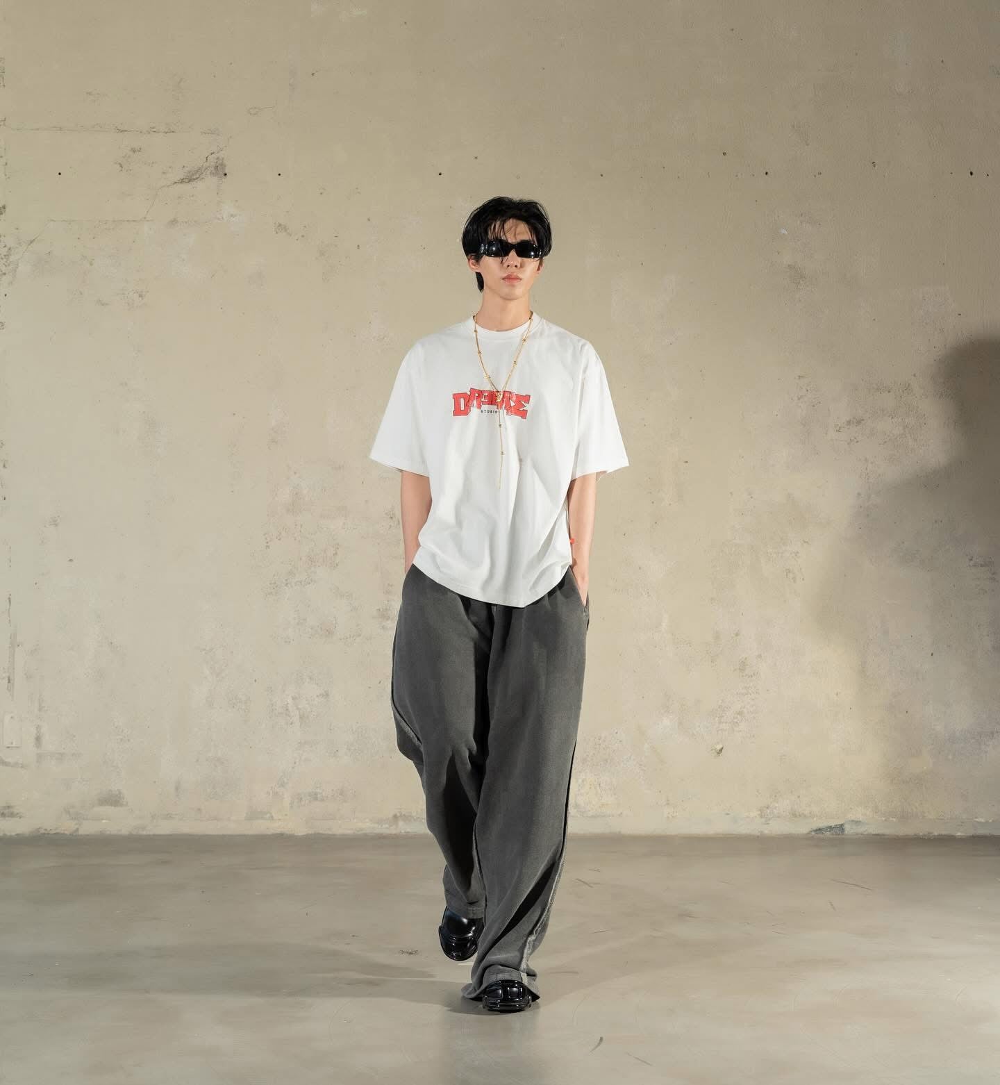 “GREY WIDE LEG SWEATPANTS DREEAM”